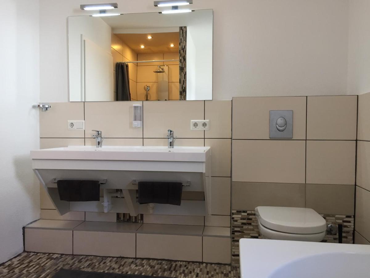 Ferienwohnung Am Bodensee- Zentrale Lage, Free Parking And Wifi, 109 M2, Privater Garten, 7 Gaeste, 2X Kingsize Boxspringbett, Familienfreundlich Фридрихсхафен Экстерьер фото