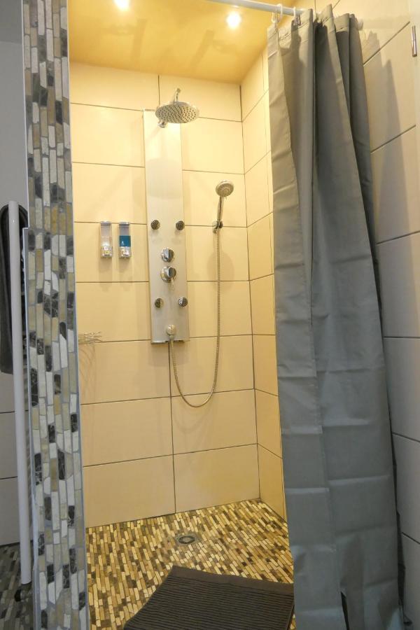 Ferienwohnung Am Bodensee- Zentrale Lage, Free Parking And Wifi, 109 M2, Privater Garten, 7 Gaeste, 2X Kingsize Boxspringbett, Familienfreundlich Фридрихсхафен Экстерьер фото